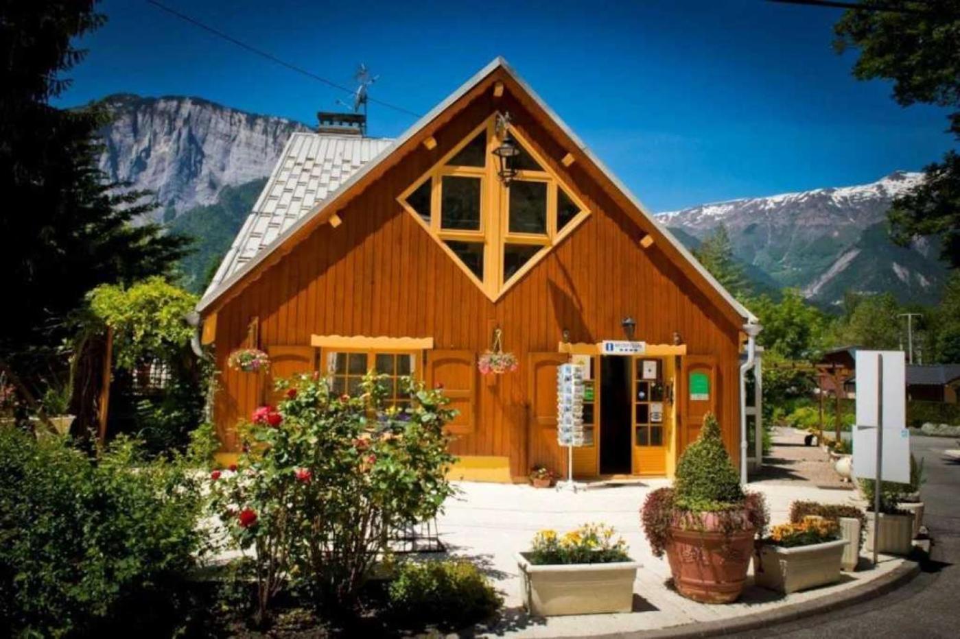 Camping 5 Etoiles - Piscine - Eeceff Le Bourg-dʼOisans المظهر الخارجي الصورة